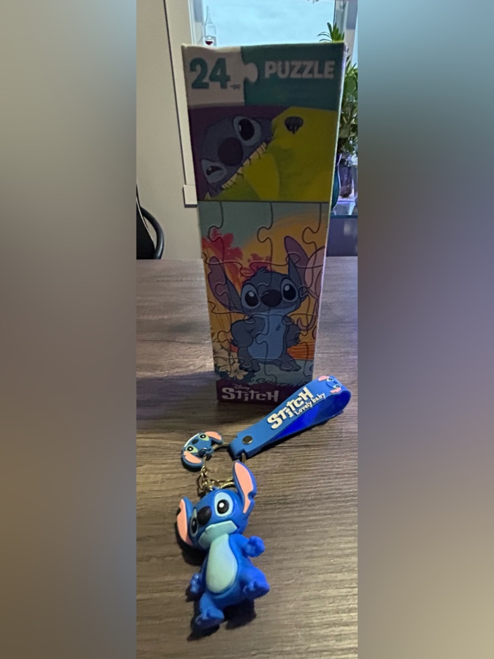 Lilo & Stitch Kids 24-Piece Puzzle and Blue Keychain Set